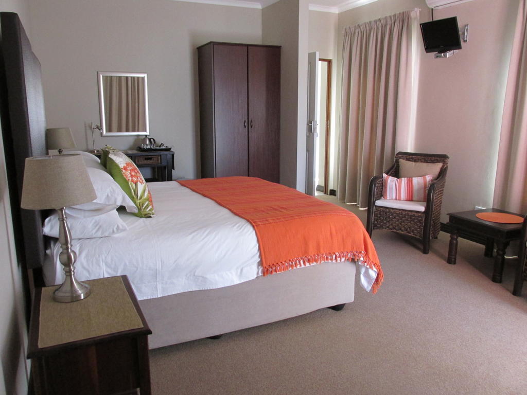 אאודטסהורן Karoo Sun Boutique Guest House חדר תמונה