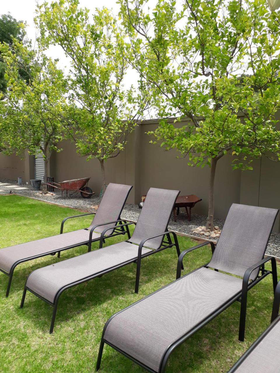 אאודטסהורן Karoo Sun Boutique Guest House מראה חיצוני תמונה